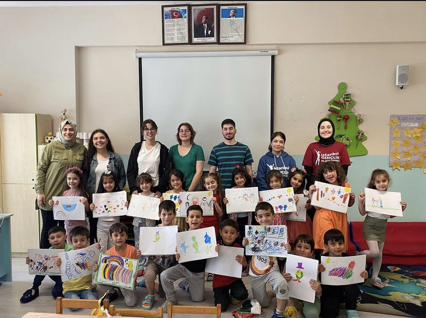 Buğse, Hataylı Çocuklara Umut Olmak İçin Koşuyor